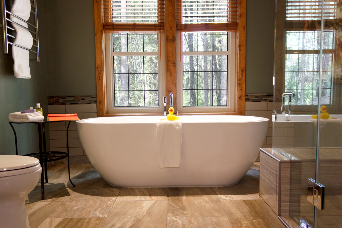 Birchside Free Standing Bath Tub | The Prairie Creek Inn