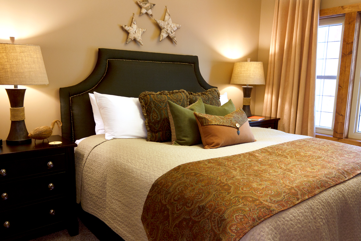 Birchside King Bedroom | The Prairie Creek Inn