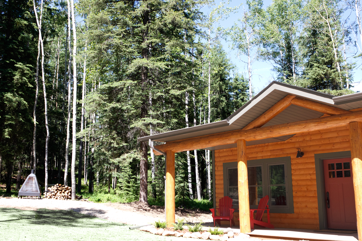 Birchside Cottage Exterior Deck & Fire-pit | The Prairie Creek Inn