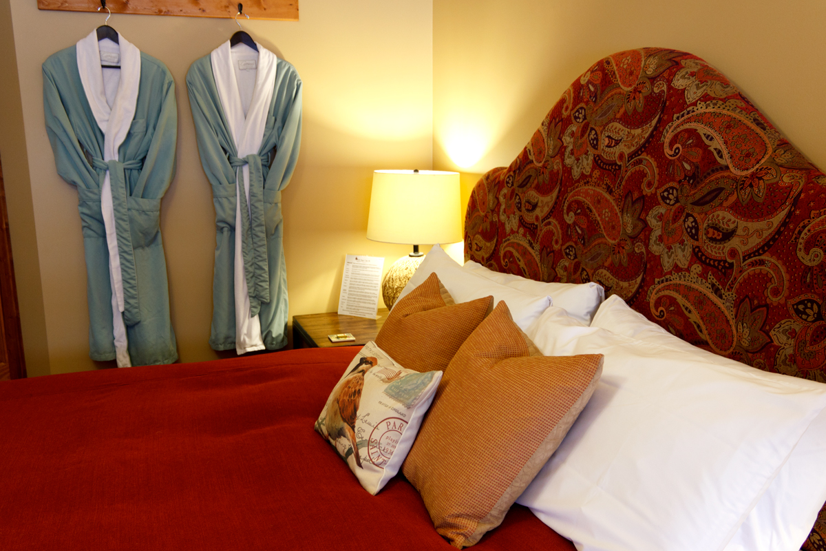 Birds Nest Bed Bathrobes | The Prairie Creek Inn