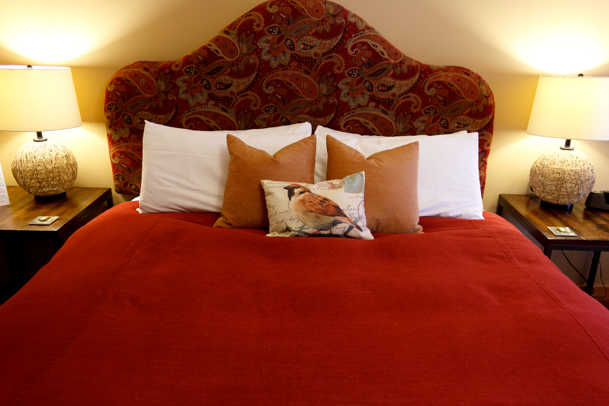 Birds Nest Bed | The Prairie Creek Inn