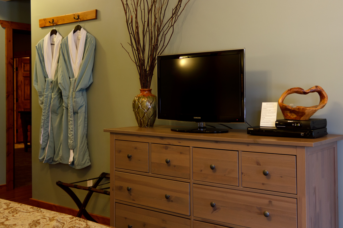 Brown Trout TV Bathrobes | The Prairie Creek Inn