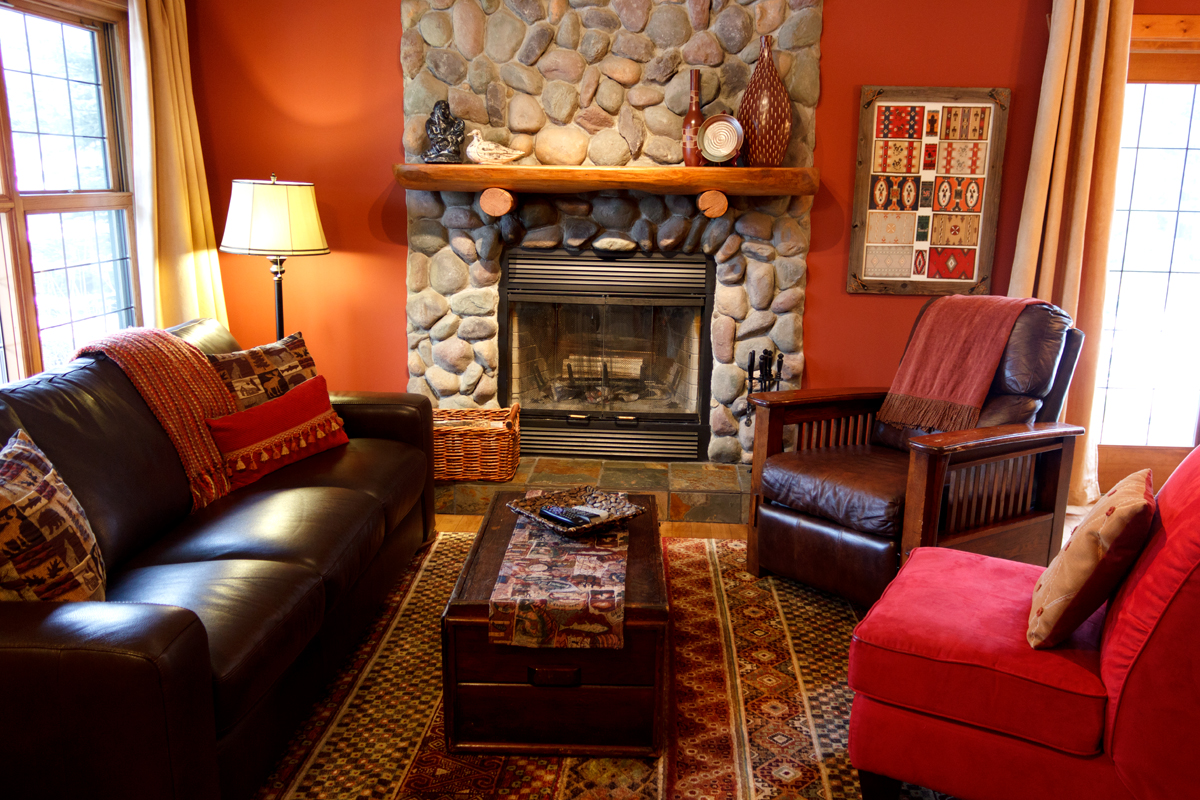 Creekside Cottage Living Room | The Prairie Creek Inn