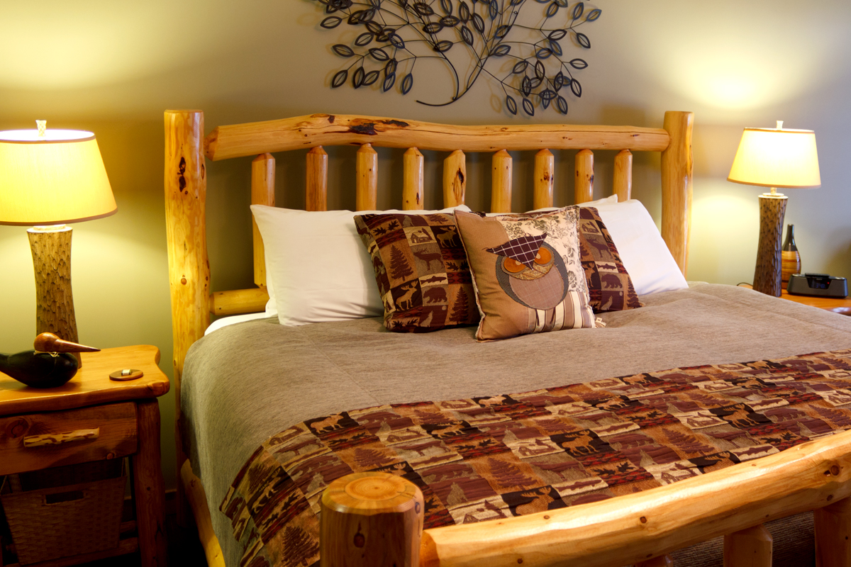 Woodlands Suite Bed | The Prairie Creek Inn