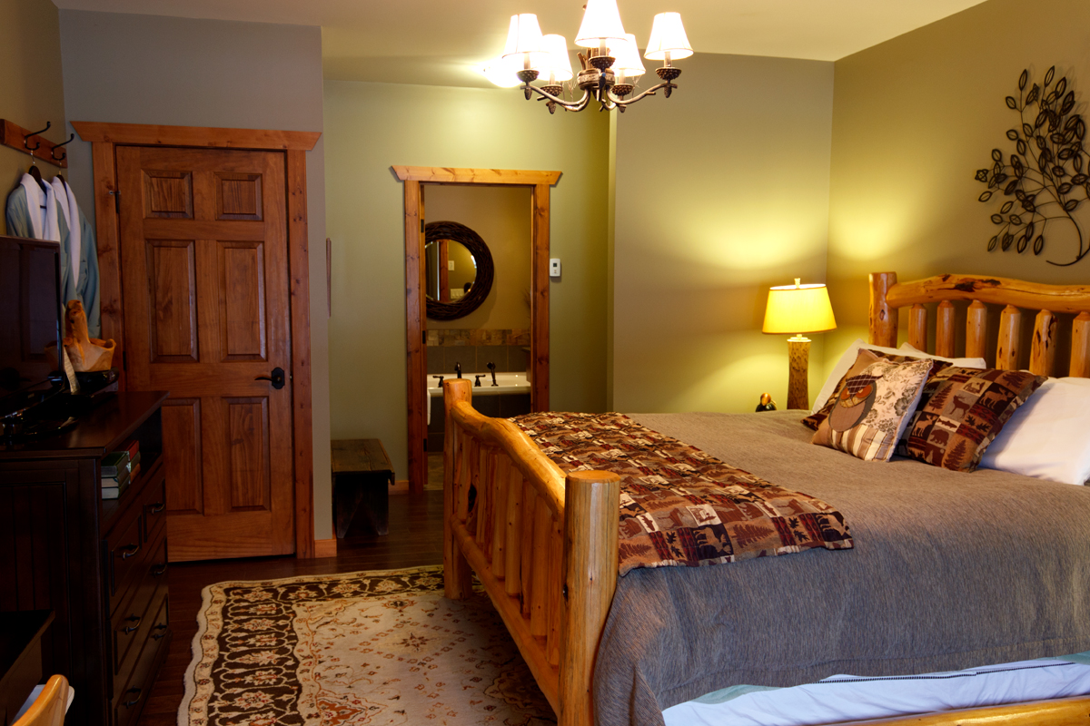 Woodlands Suite | The Prairie Creek Inn