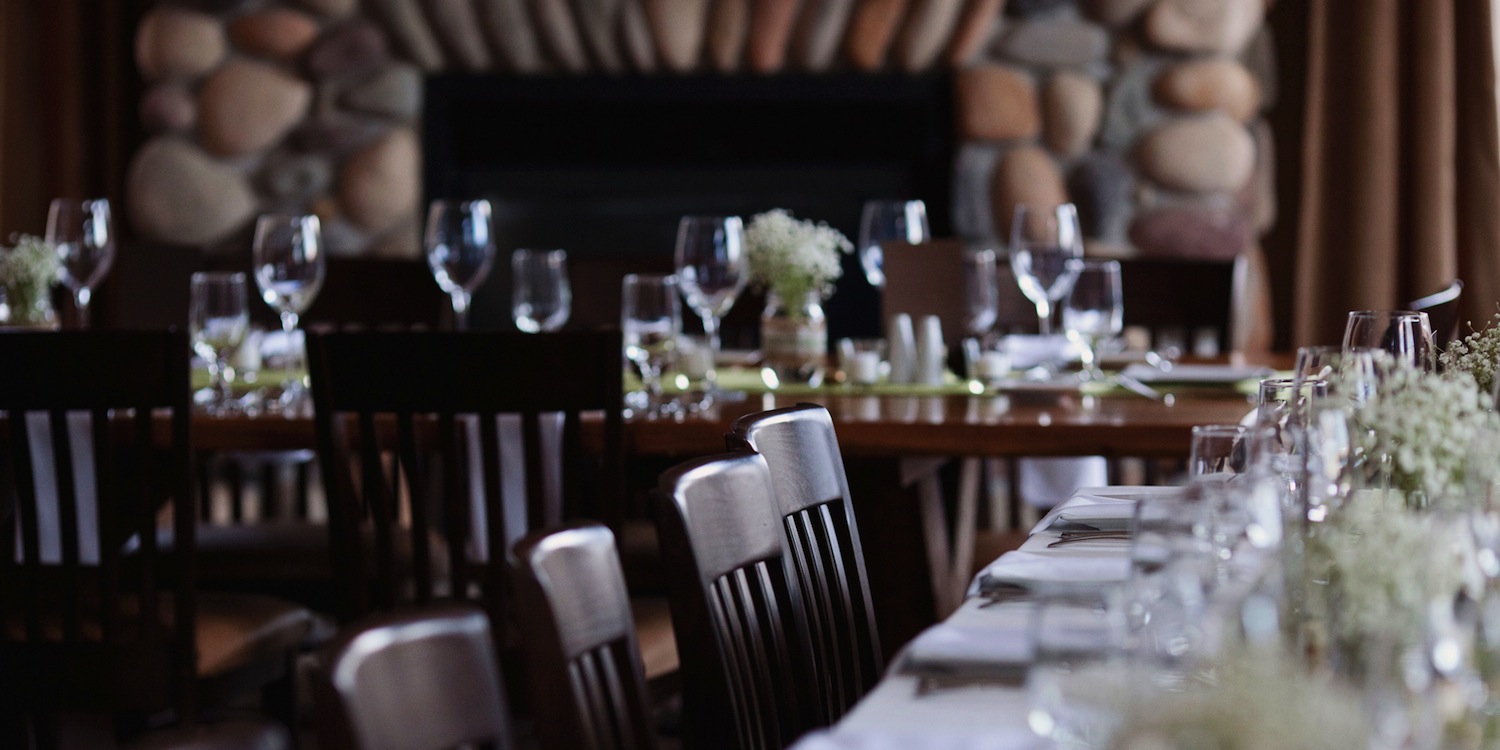 Wedding Table by Fieldstone Fireplace ~ Hazy Blur Creative ~ The Prairie Creek Inn