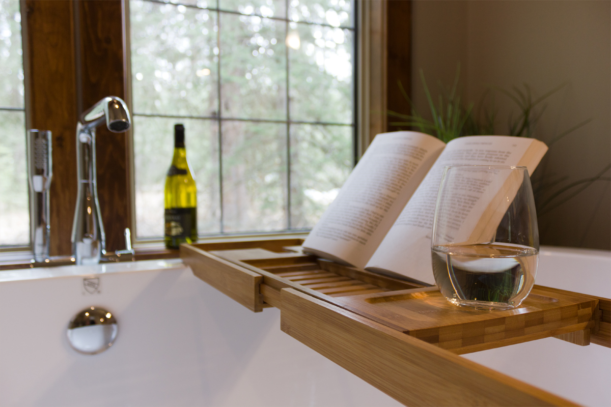 Owls Nest Tub with Book and Wine ~ The Prairie Creek Inn